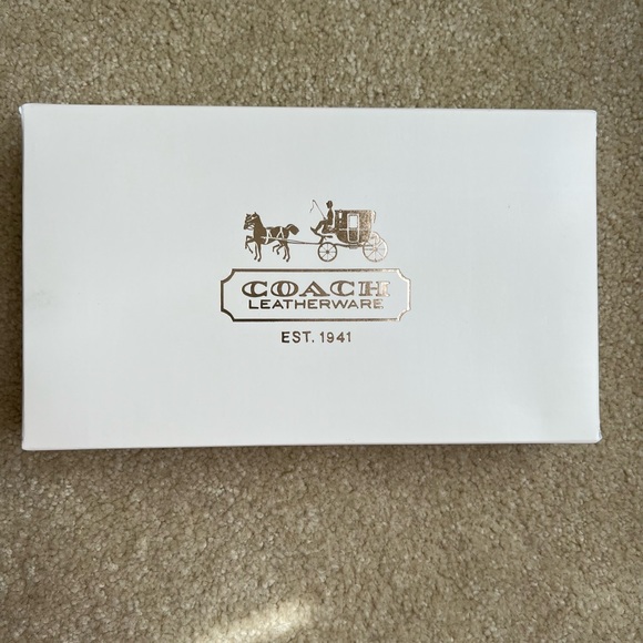 Coach Straw, Floral White Wristlet - Picture 8 of 8